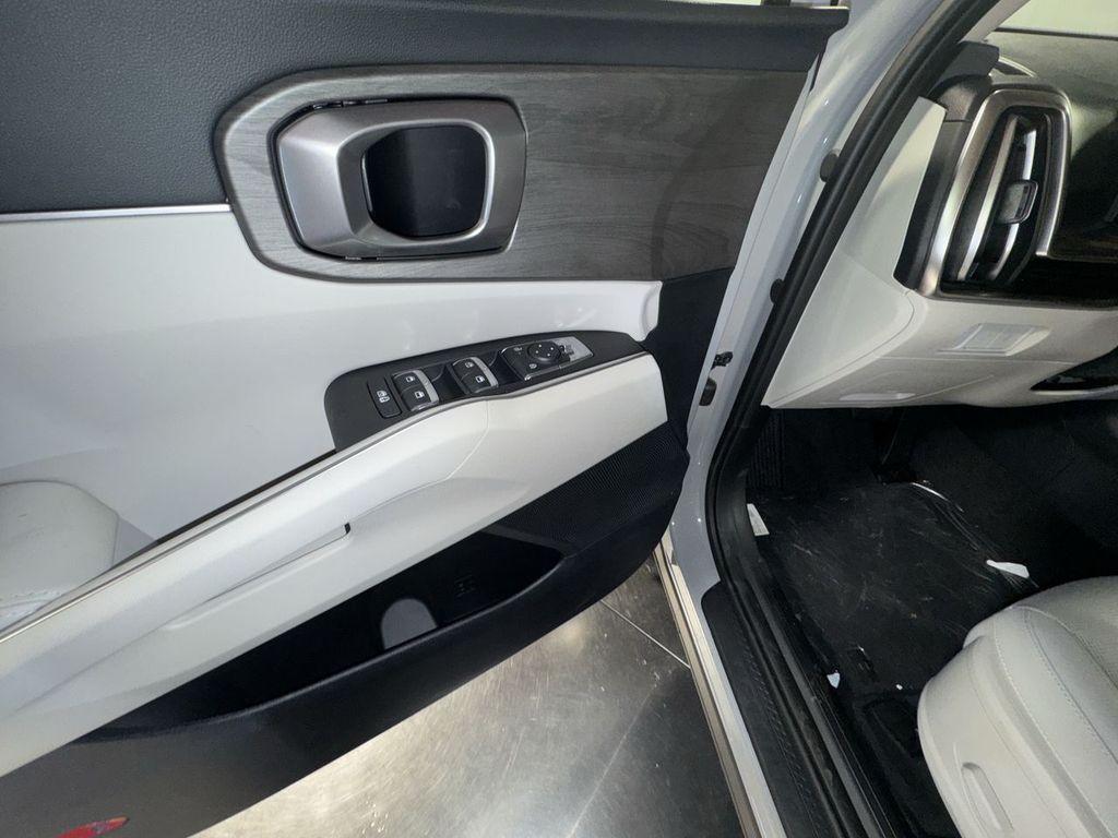 new 2025 Kia Sorento car, priced at $42,071