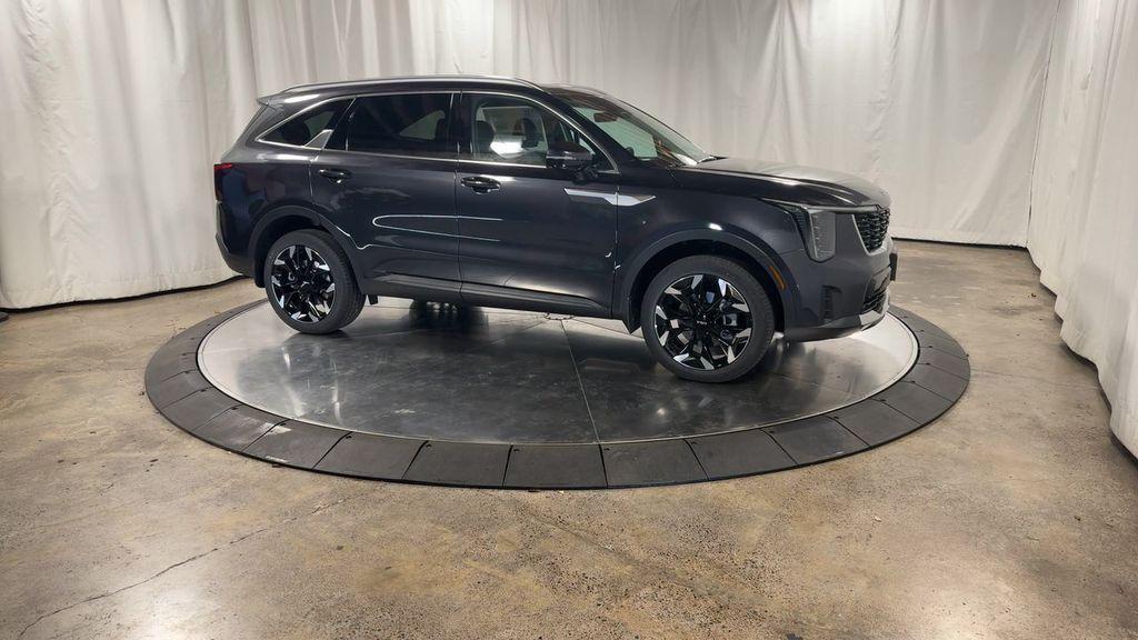 new 2025 Kia Sorento car, priced at $40,508
