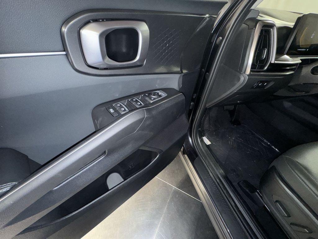 new 2025 Kia Sorento car, priced at $40,508