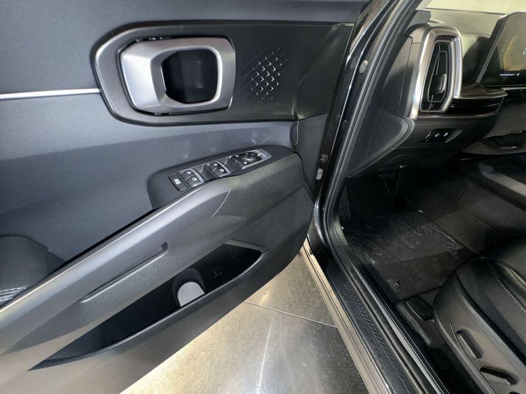 new 2025 Kia Sorento Hybrid car, priced at $42,311
