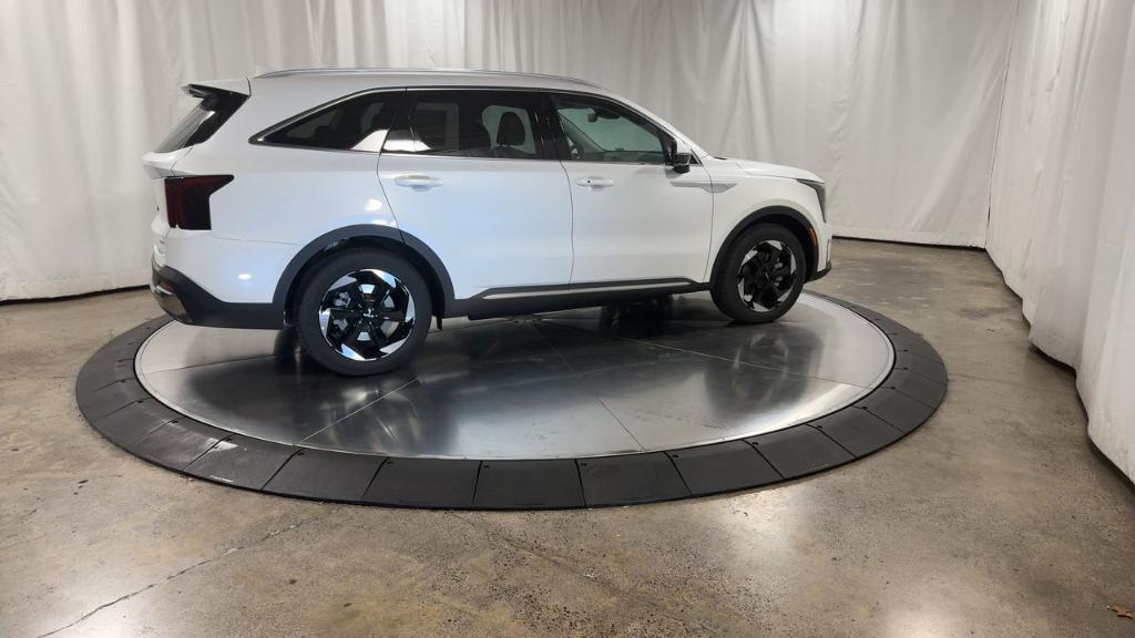new 2025 Kia Sorento Hybrid car, priced at $39,215
