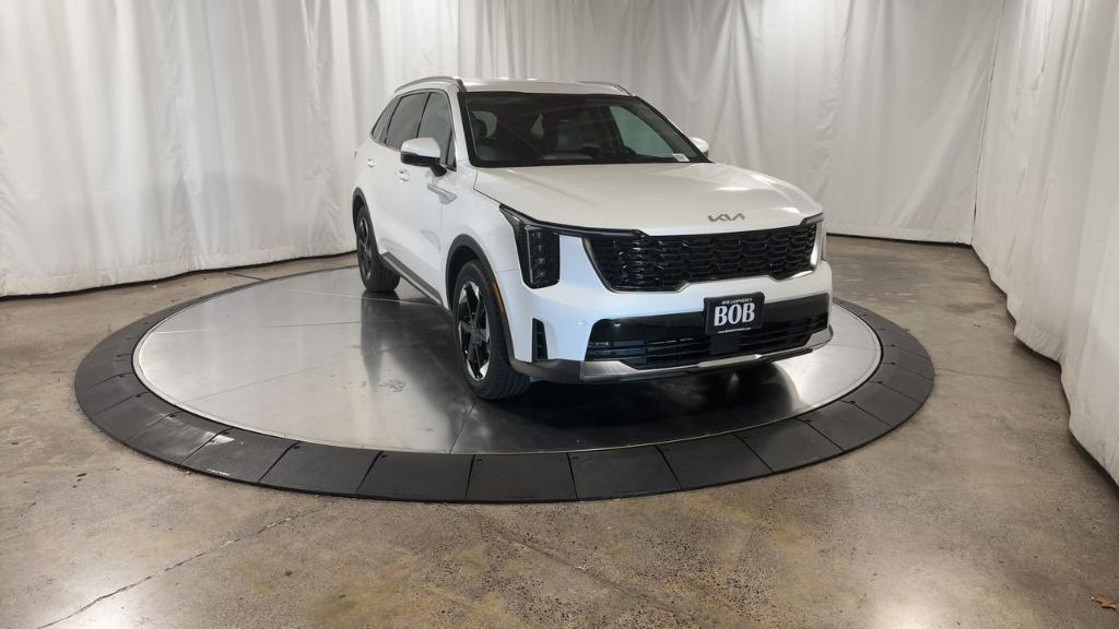 new 2025 Kia Sorento Hybrid car, priced at $39,215