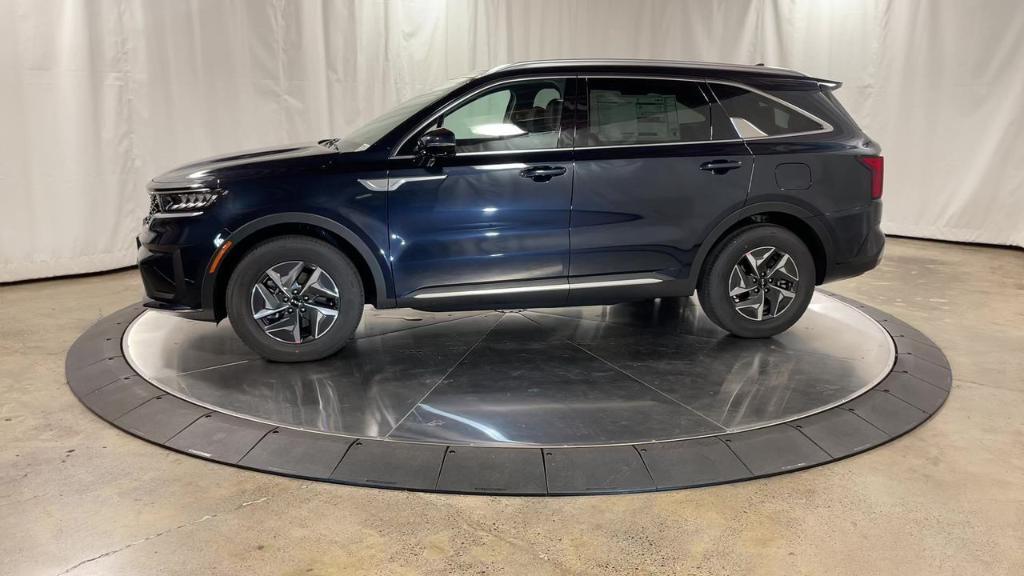 used 2022 Kia Sorento Hybrid car, priced at $32,011