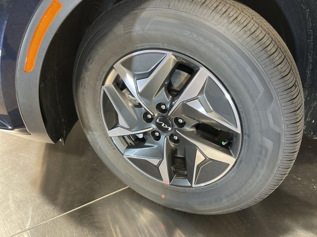 used 2022 Kia Sorento Hybrid car, priced at $32,011