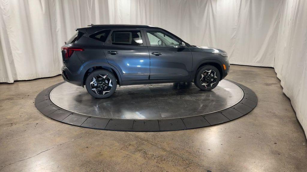 new 2025 Kia Seltos car, priced at $27,275