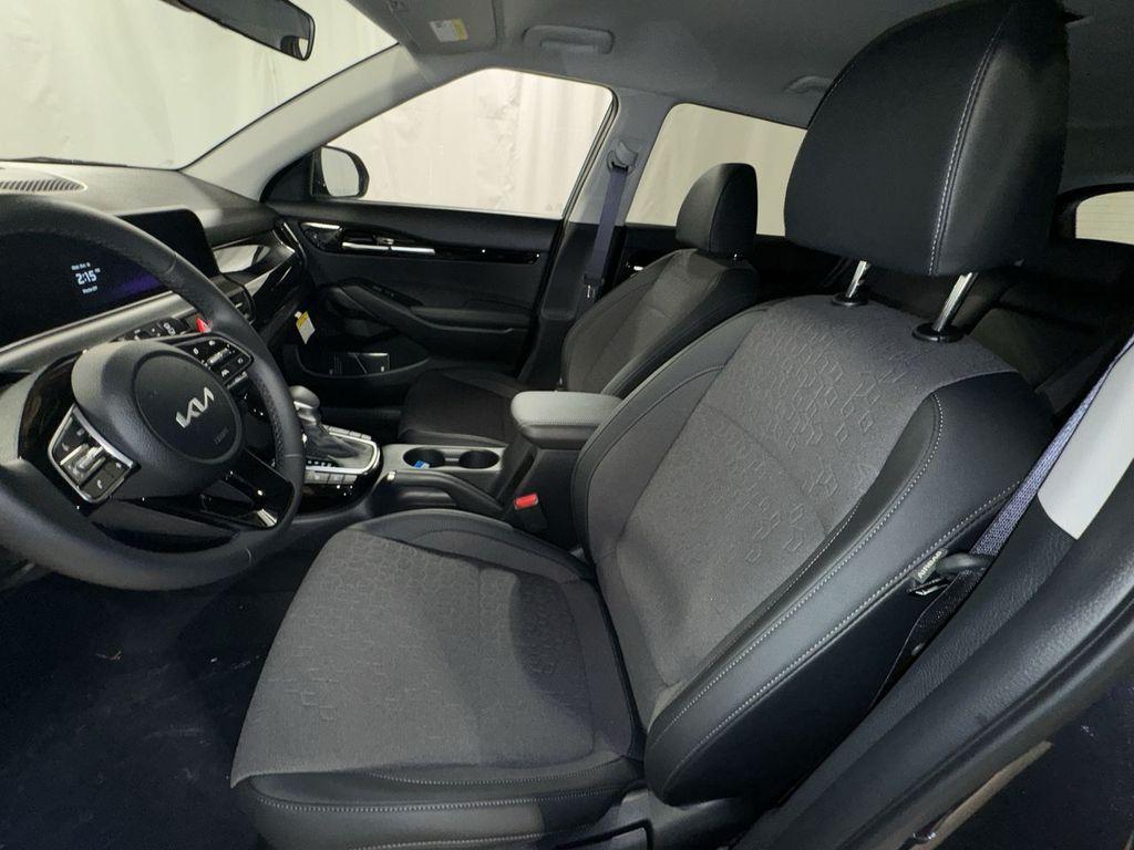 new 2025 Kia Seltos car, priced at $27,275