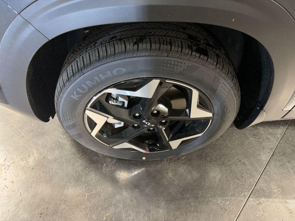 new 2025 Kia Seltos car, priced at $27,275