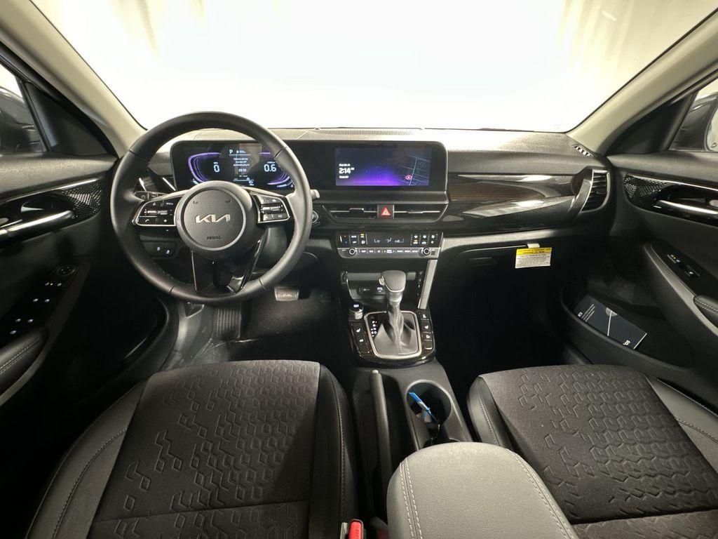 new 2025 Kia Seltos car, priced at $27,275