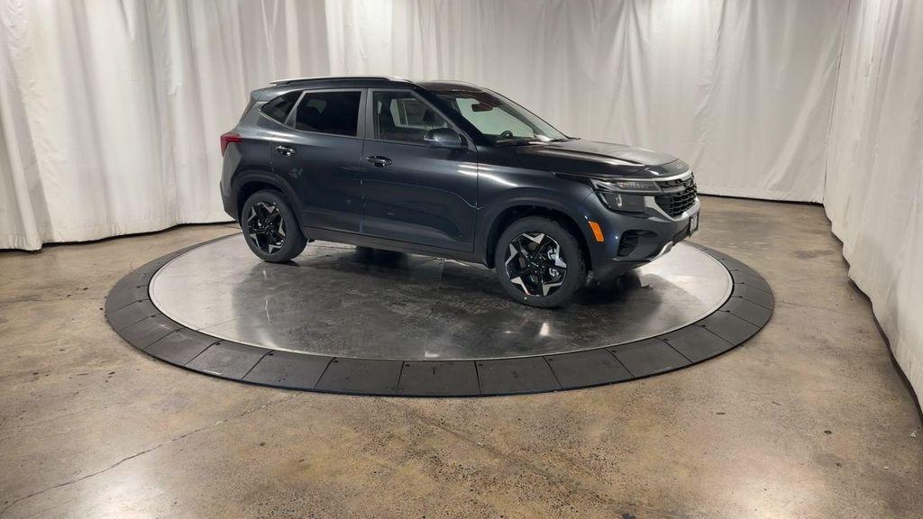 new 2025 Kia Seltos car, priced at $27,275