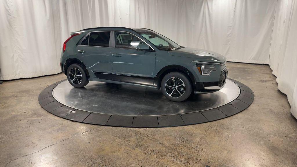 new 2025 Kia Niro car, priced at $33,176