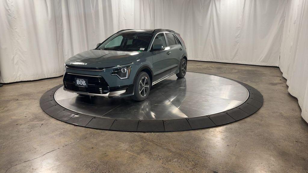 new 2025 Kia Niro car, priced at $33,176