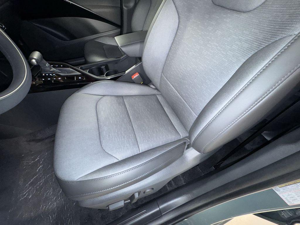 new 2025 Kia Niro car, priced at $33,176