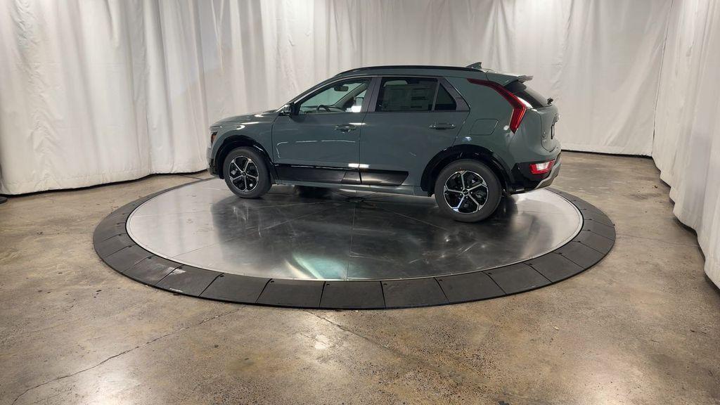 new 2025 Kia Niro car, priced at $33,176