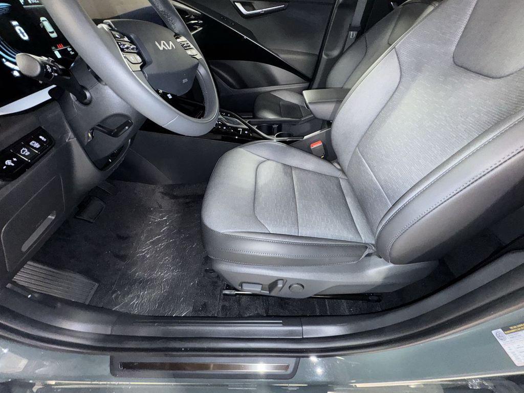 new 2025 Kia Niro car, priced at $33,176