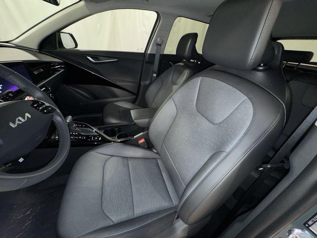 new 2025 Kia Niro car, priced at $33,176