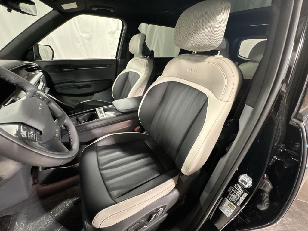new 2026 Kia EV9 car, priced at $67,823