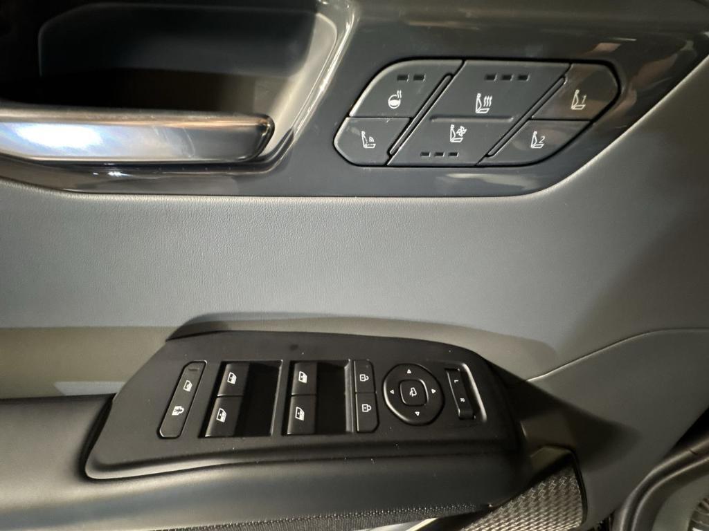 new 2026 Kia EV9 car, priced at $67,823