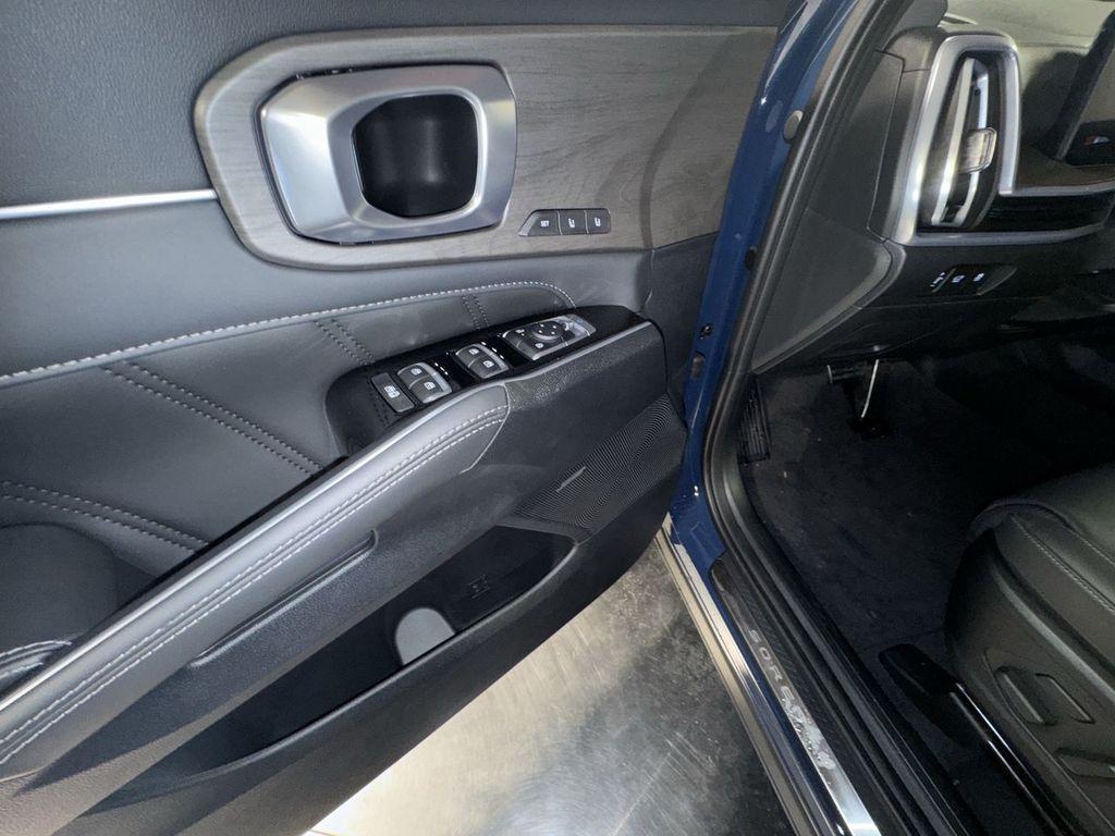 new 2025 Kia Sorento car, priced at $45,485