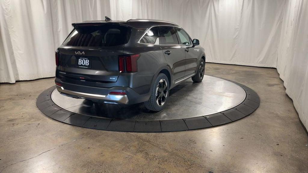 new 2025 Kia Sorento Hybrid car, priced at $40,894