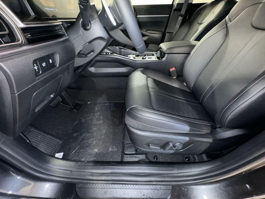 new 2025 Kia Sorento Hybrid car, priced at $40,894