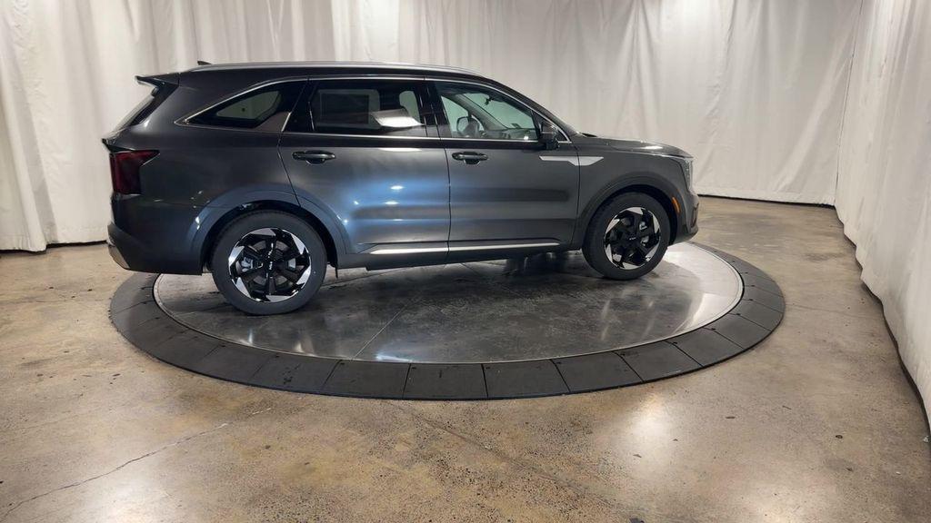new 2025 Kia Sorento Hybrid car, priced at $40,894