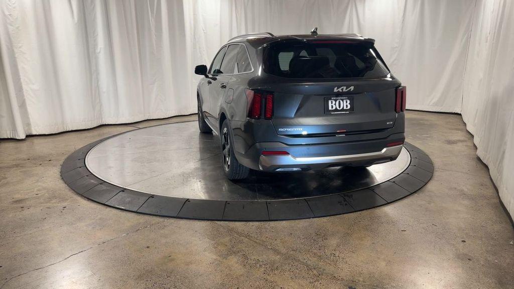 new 2025 Kia Sorento Hybrid car, priced at $40,894