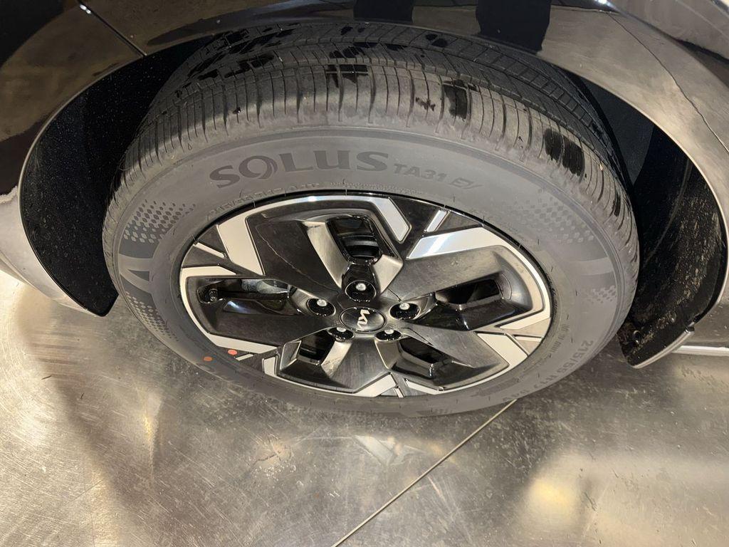 new 2025 Kia Niro EV car, priced at $37,672