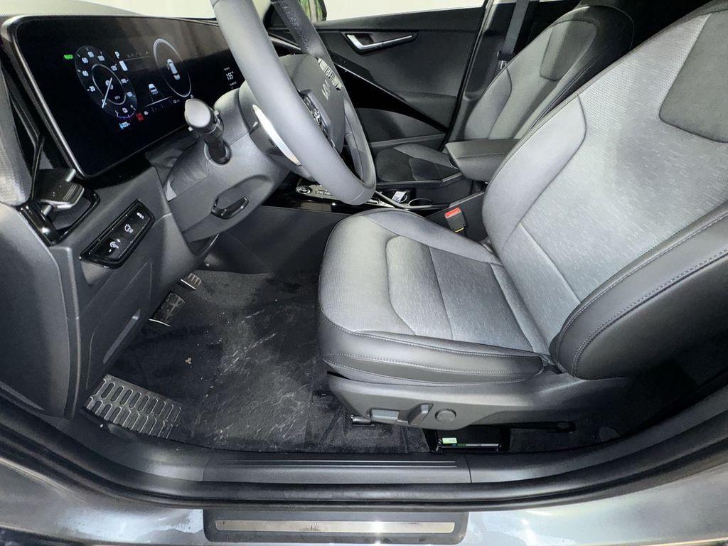 new 2025 Kia Niro EV car, priced at $37,672