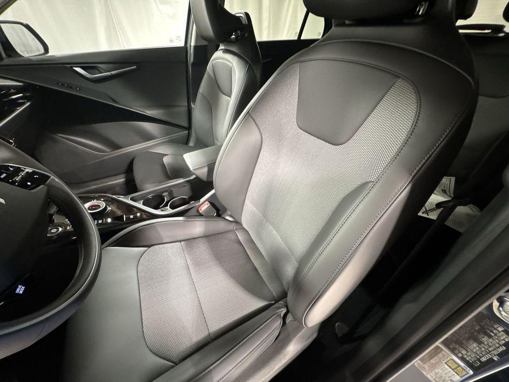 new 2025 Kia Niro EV car, priced at $33,817