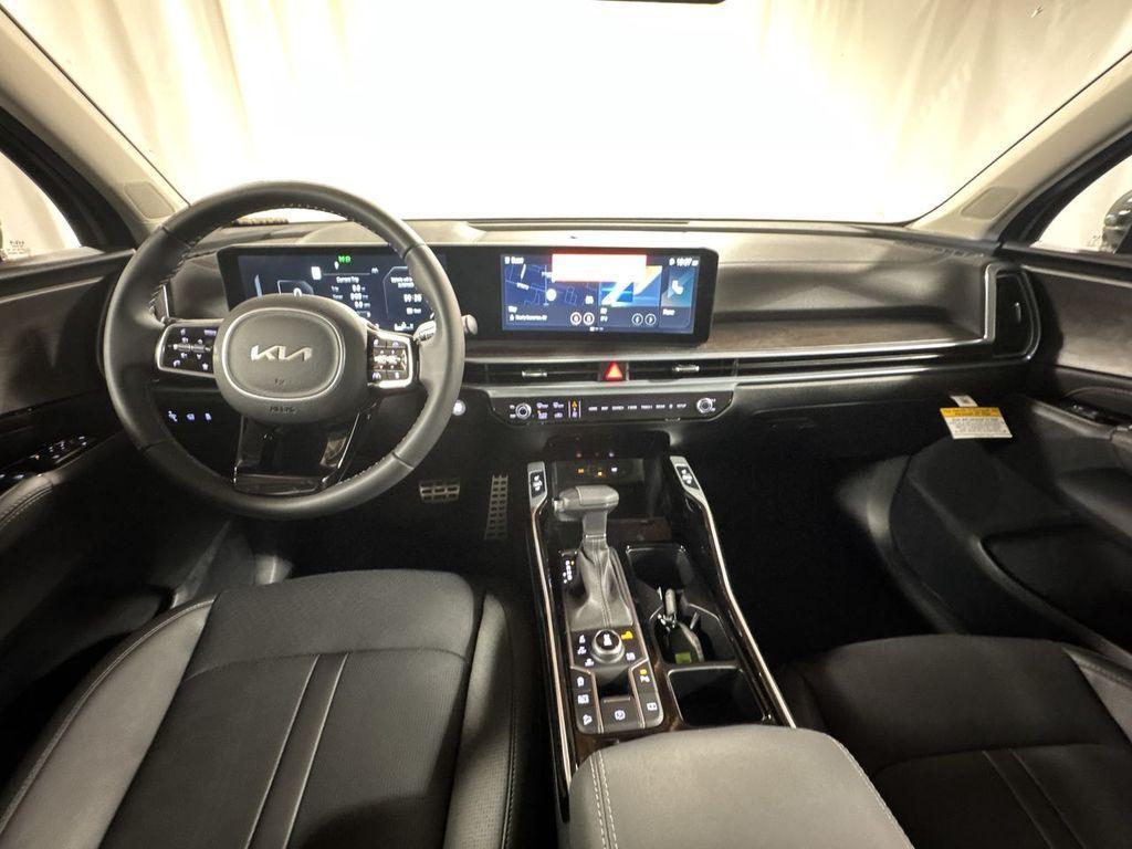 new 2025 Kia Sorento car, priced at $43,966