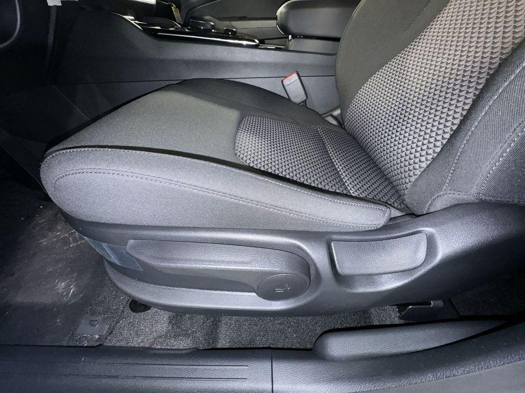 new 2025 Kia Sportage Hybrid car, priced at $32,124