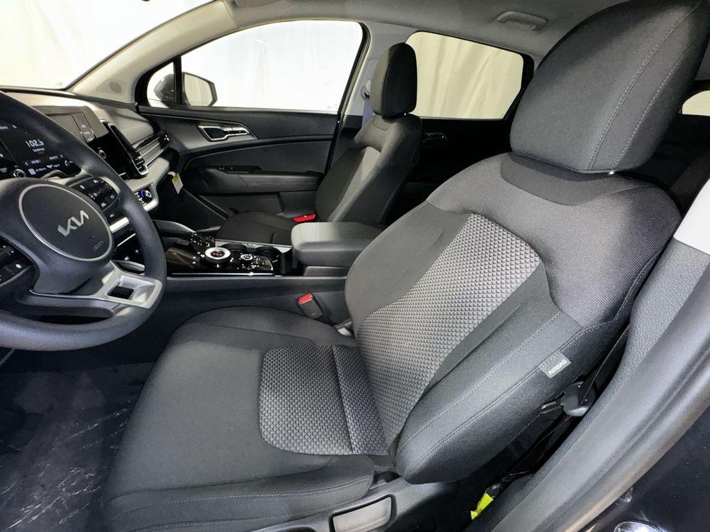 new 2025 Kia Sportage Hybrid car, priced at $32,124