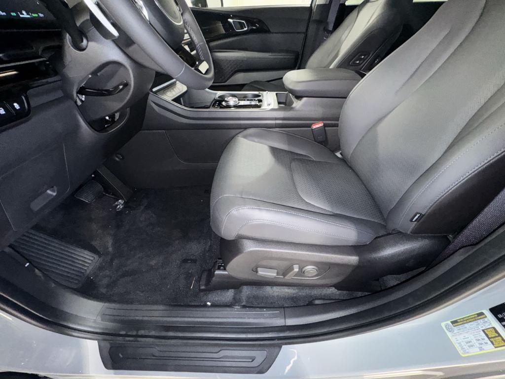 new 2026 Kia Carnival Hybrid car, priced at $52,074