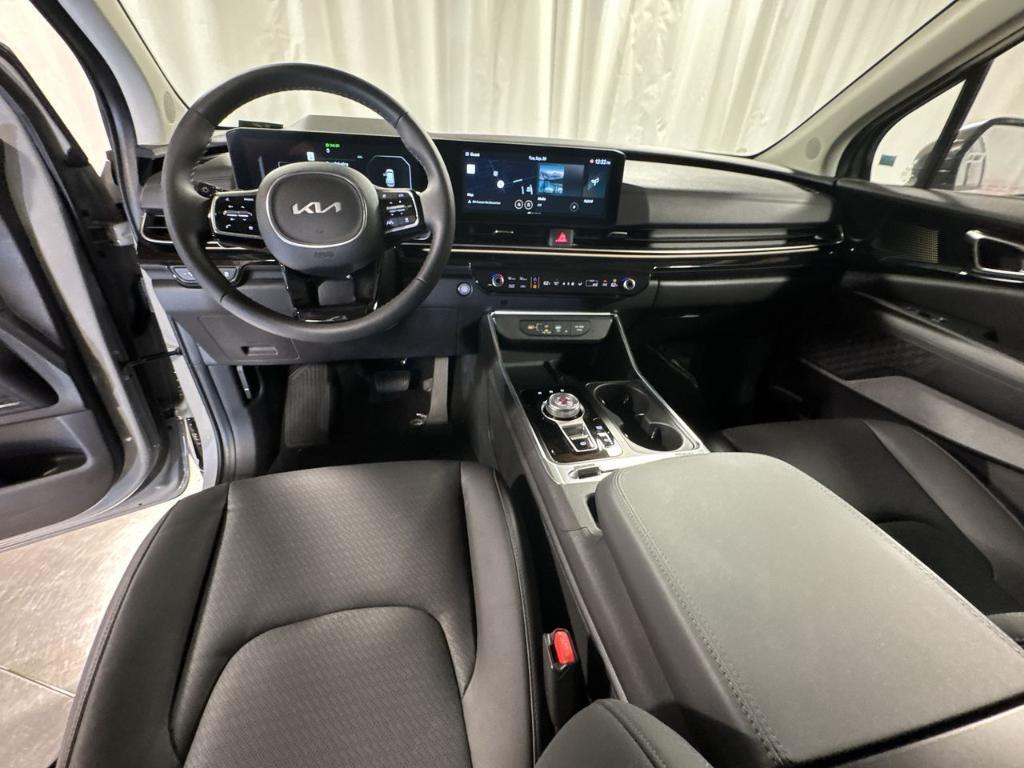 new 2026 Kia Carnival Hybrid car, priced at $52,074