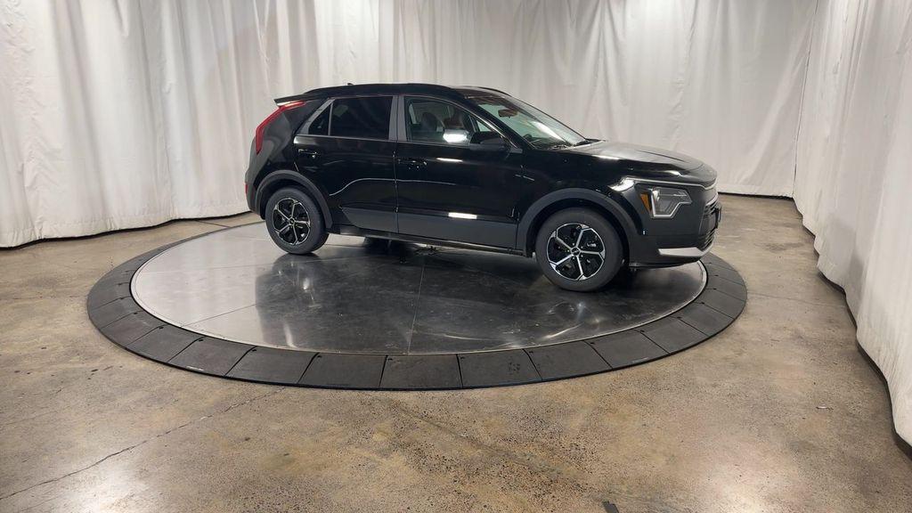 new 2025 Kia Niro car, priced at $27,497