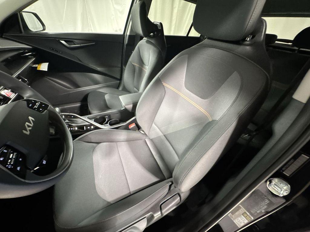 new 2025 Kia Niro car, priced at $27,497