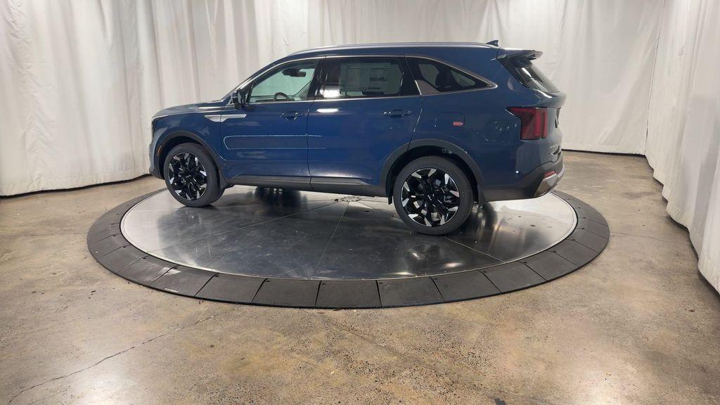new 2025 Kia Sorento car, priced at $41,016