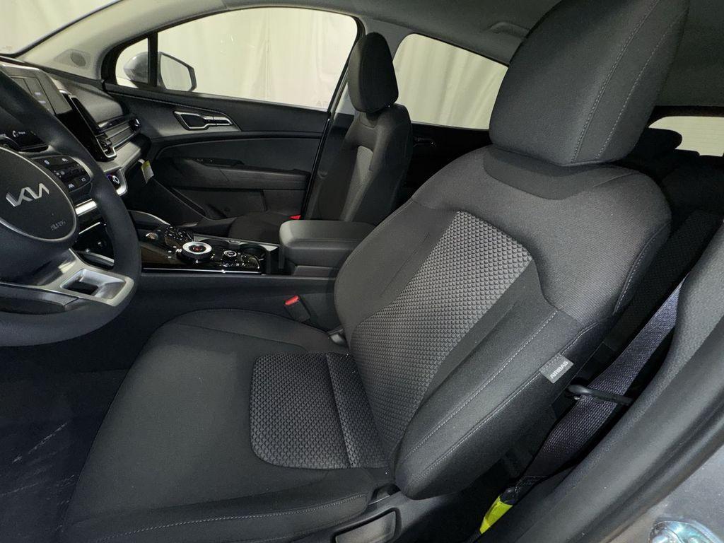 new 2025 Kia Sportage Hybrid car, priced at $30,455