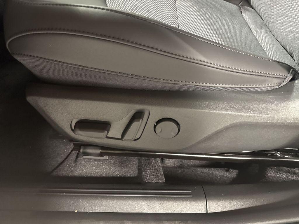 new 2025 Kia Niro EV car, priced at $33,817