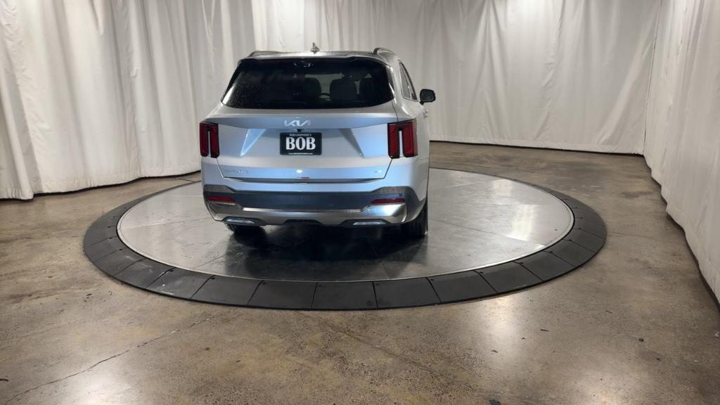 new 2025 Kia Sorento Hybrid car, priced at $44,276