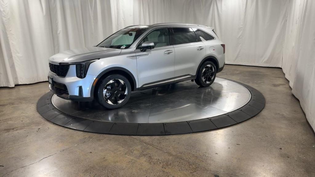 new 2025 Kia Sorento Hybrid car, priced at $44,276