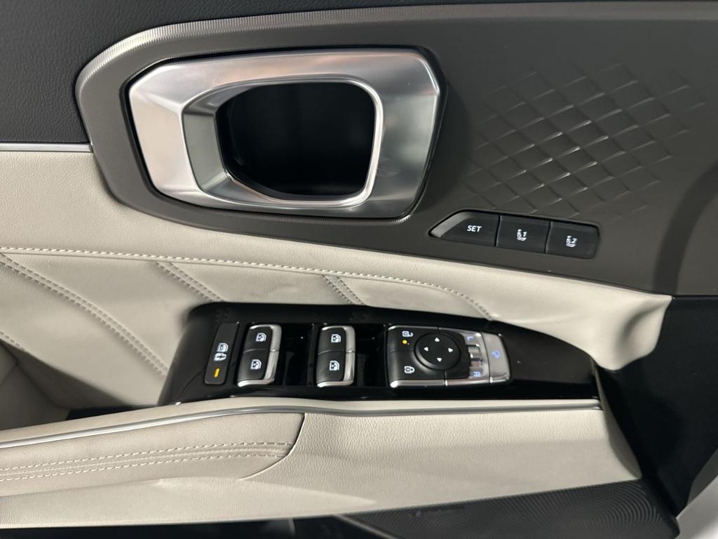 new 2025 Kia Sorento Hybrid car, priced at $44,276