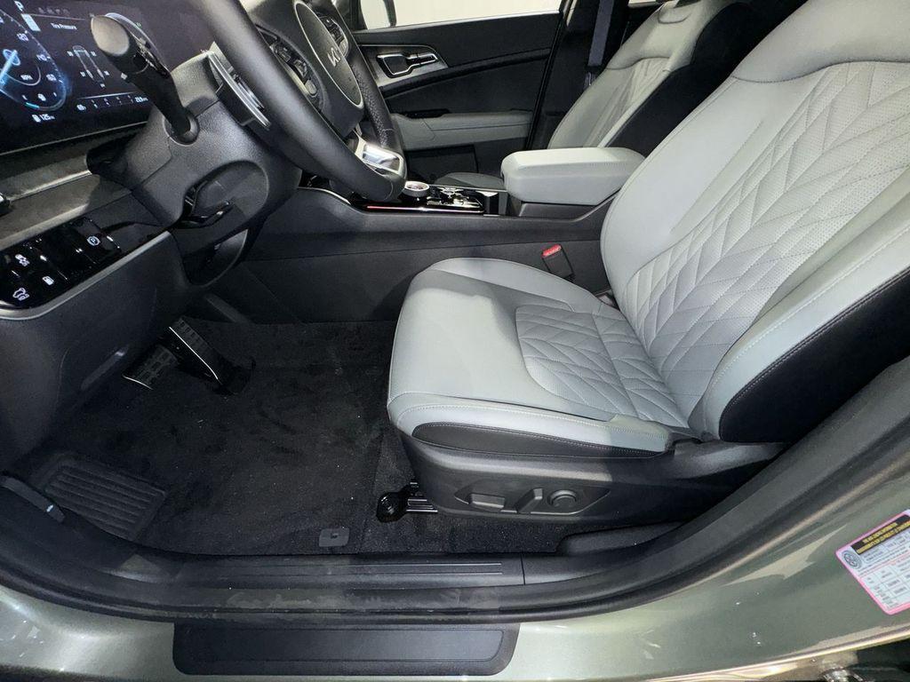 new 2025 Kia Sportage Plug-In Hybrid car, priced at $45,100
