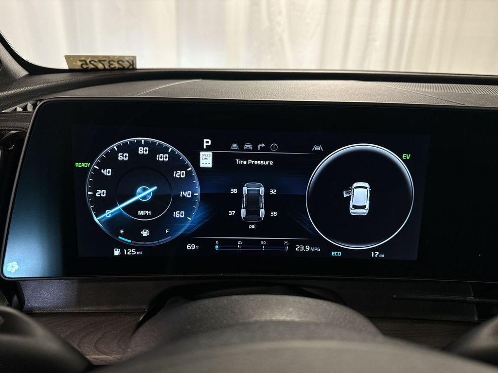 new 2025 Kia Sportage Plug-In Hybrid car, priced at $45,100