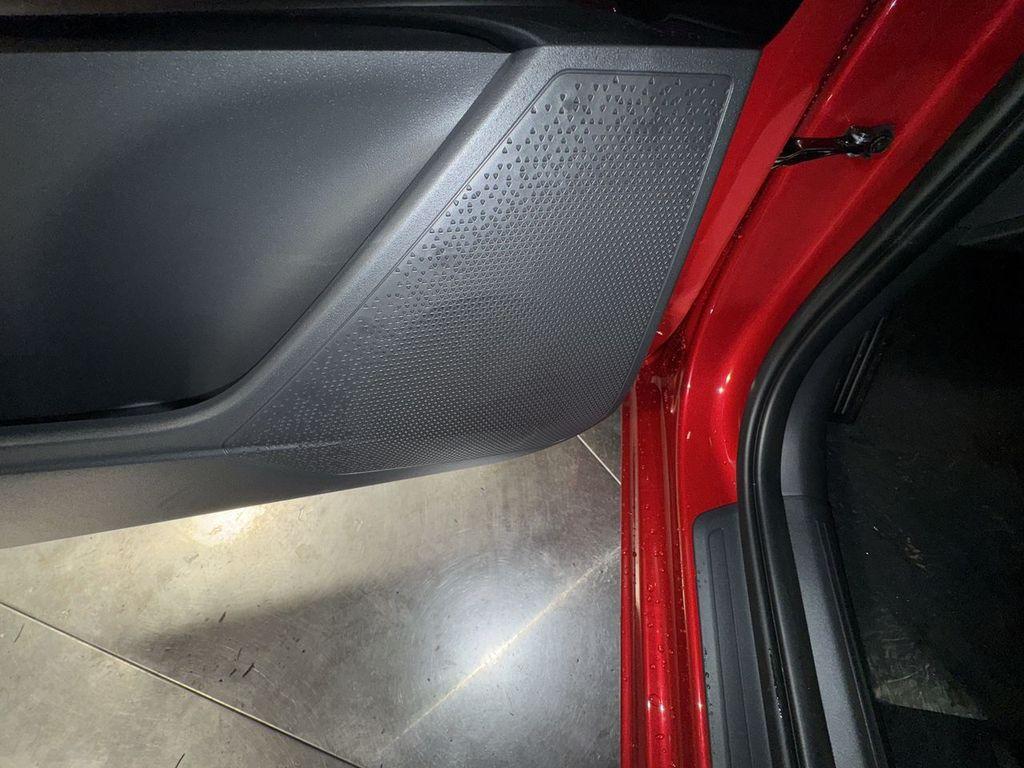 new 2025 Kia Niro EV car, priced at $33,200