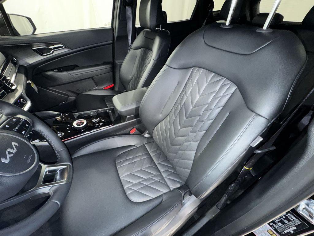 new 2025 Kia Sportage Plug-In Hybrid car, priced at $45,042