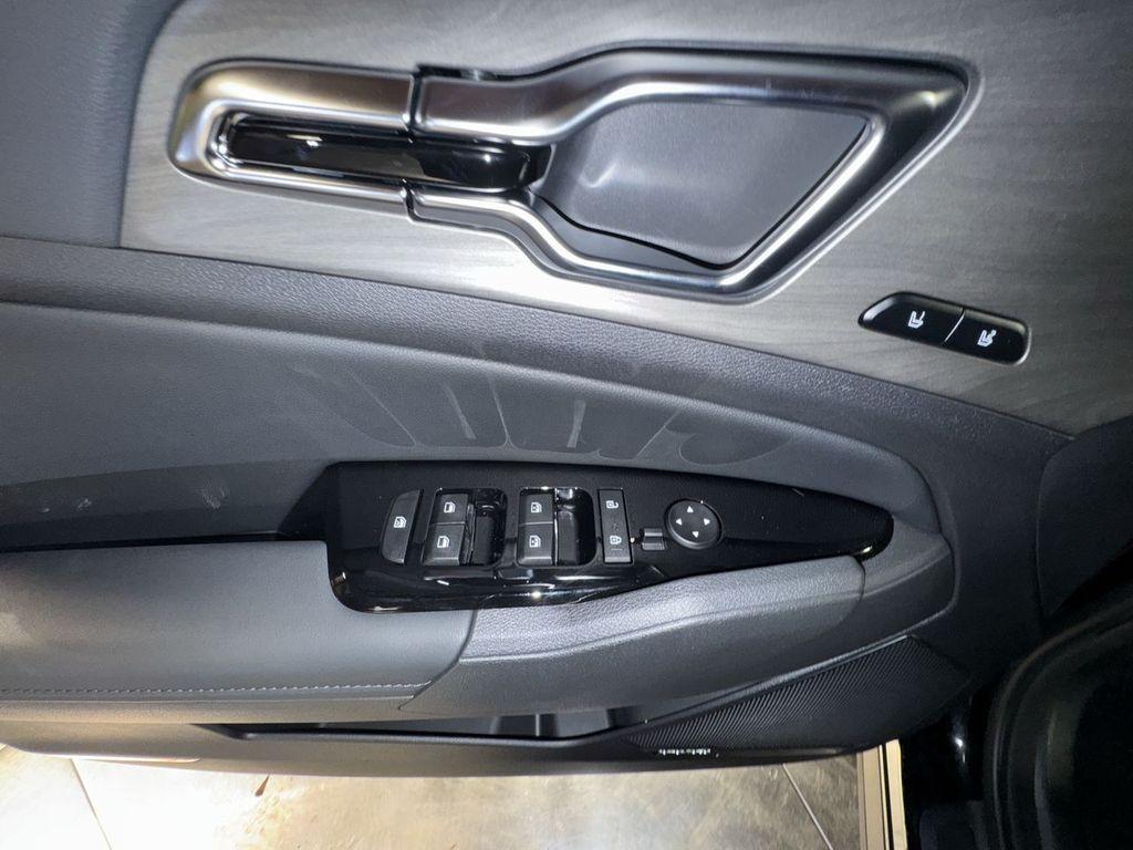 new 2025 Kia Sportage Plug-In Hybrid car, priced at $45,042