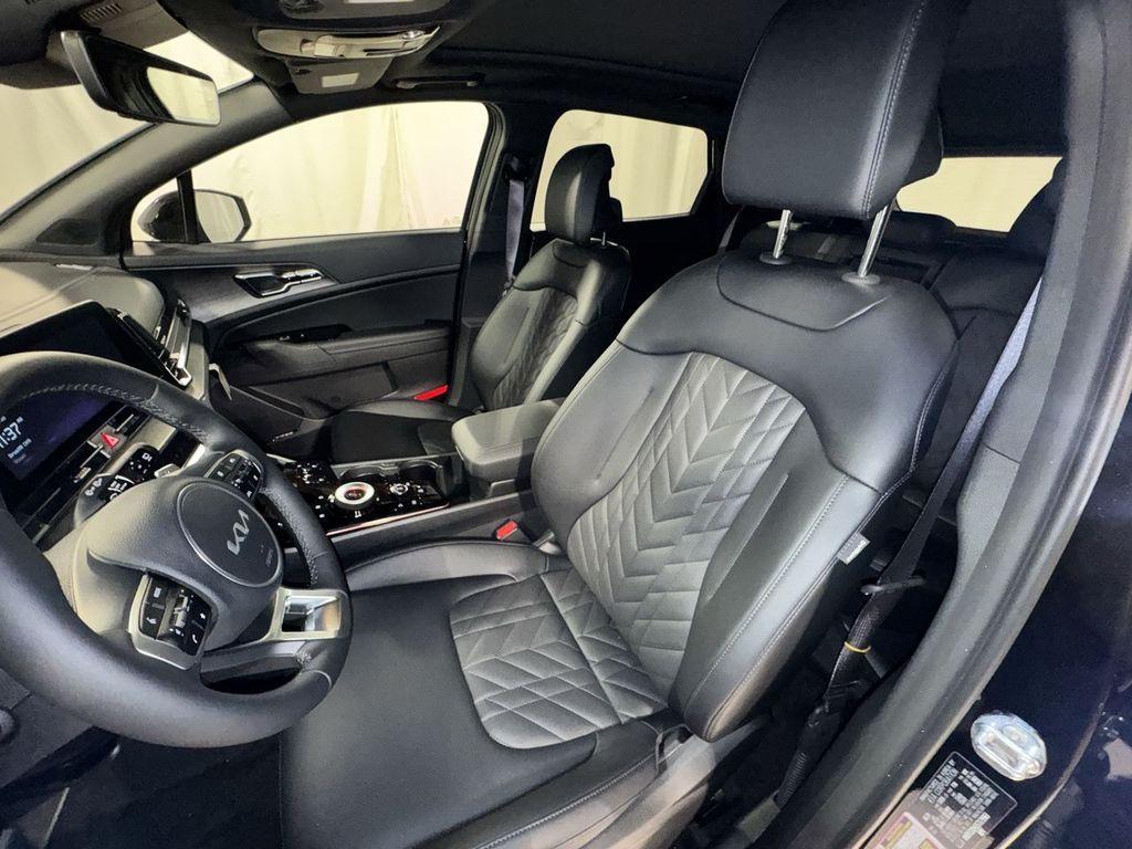 new 2025 Kia Sportage Plug-In Hybrid car, priced at $45,042