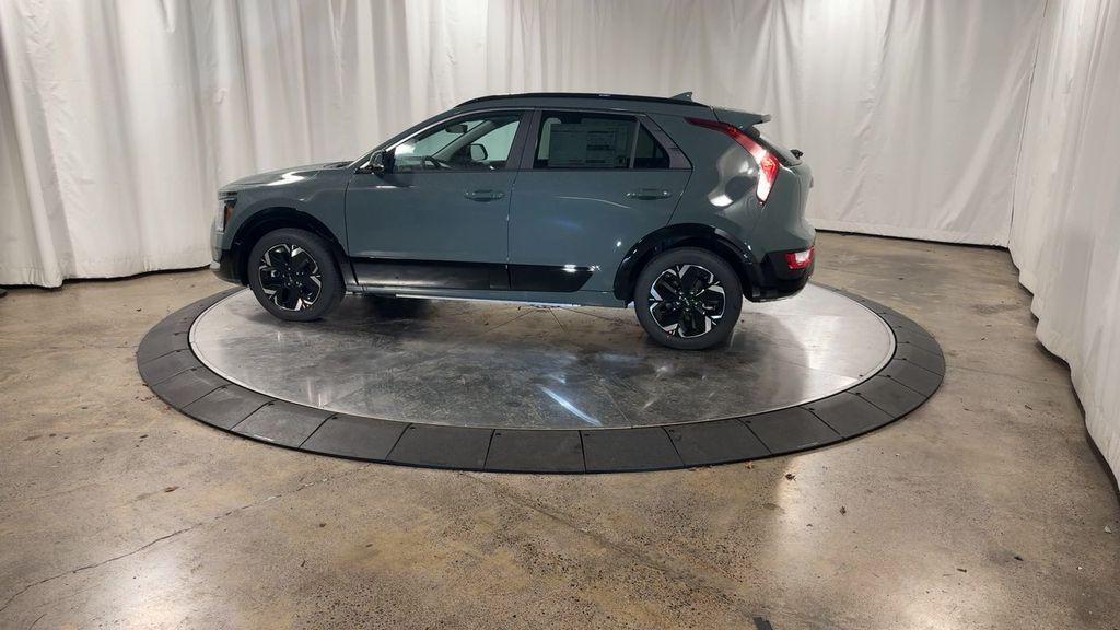 new 2025 Kia Niro EV car, priced at $33,817