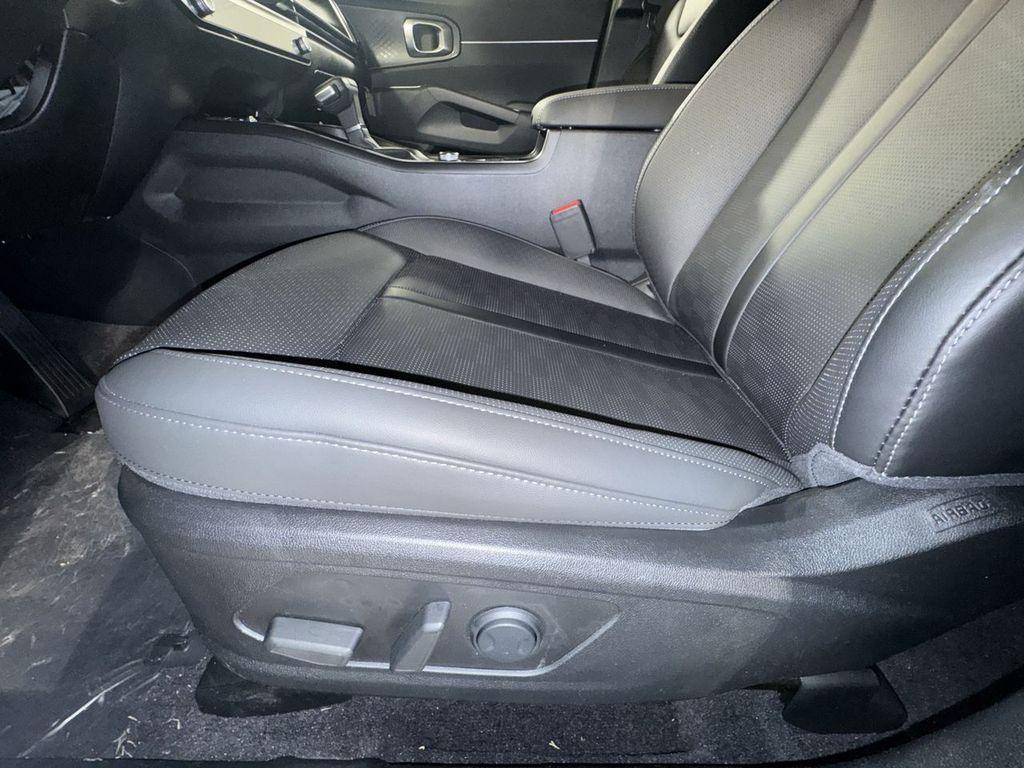 new 2025 Kia Sorento car, priced at $37,271